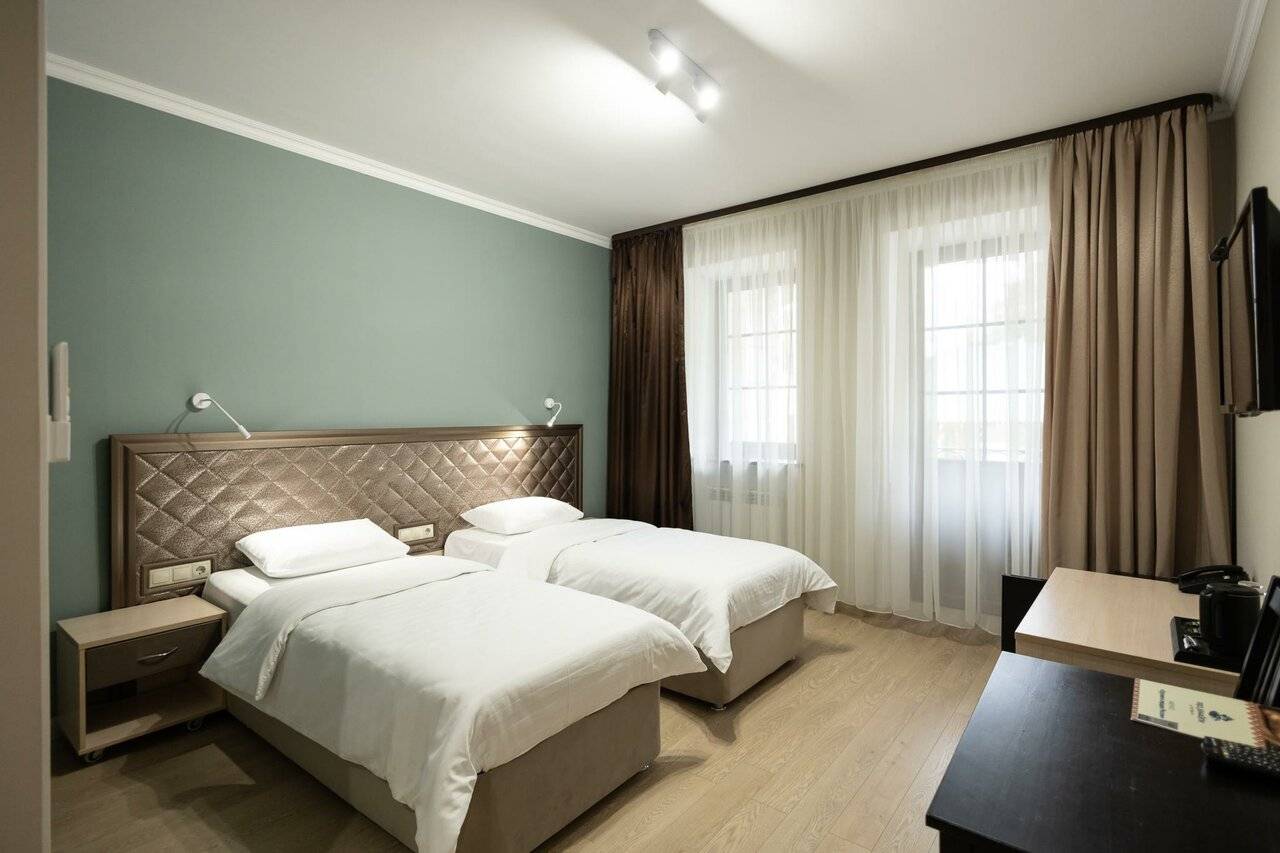 Номер полулюкс с 2 односпальными кроватями